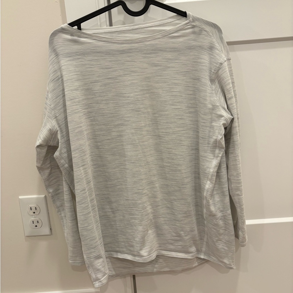 Lululemon Back in Action Long Sleeve - Picture 2 of 7